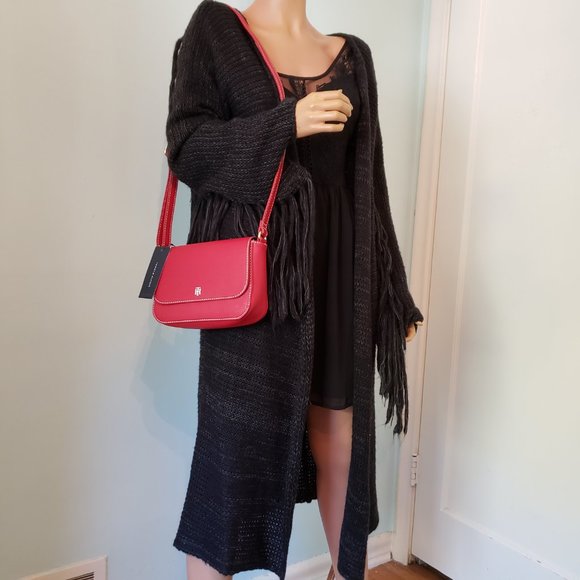 NWT Tommy Hilfiger Red Shoulder Bag. - Picture 3 of 16